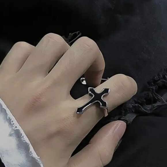 Black cross adjustable ring crucifix - Picture 2 of 5